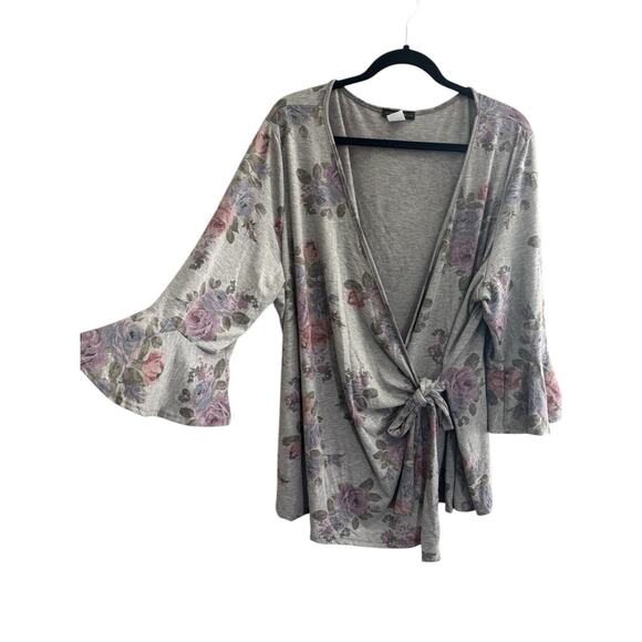 Jennie & Marlis Plus Size 3X Wrap Tie Top Bell Sleeve Gray Floral Knit Top #4014 - Picture 2 of 10